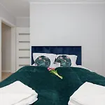 Little Laguna Sauna & Parking By Renters 4*