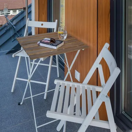 Little Laguna Sauna & Parking By Renters شقة فندقية