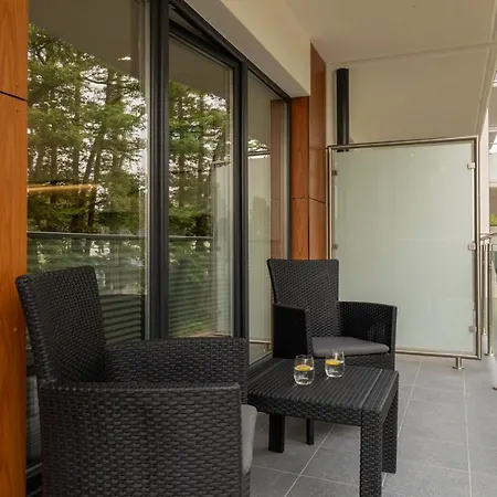 Little Laguna Sauna & Parking By Renters