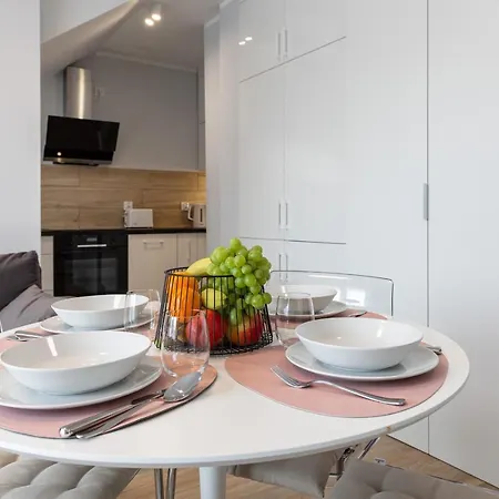 Little Laguna Sauna & Parking By Renters 4*