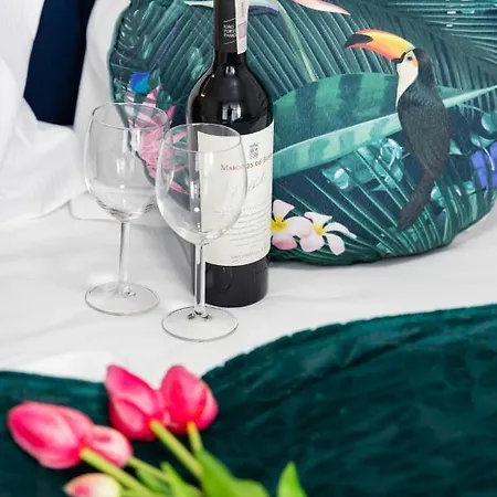 Little Laguna Sauna & Parking By Renters 아파트호텔 미에드지보드지