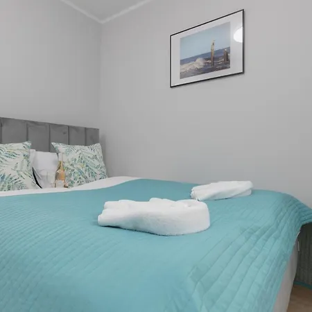 Aparthotel Little Laguna Sauna & Parking By Renters 4*