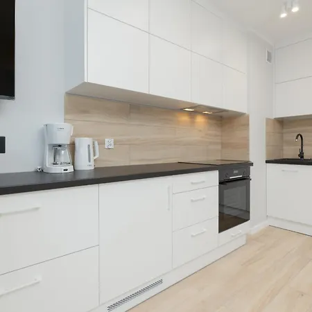 Little Laguna Sauna & Parking By Renters